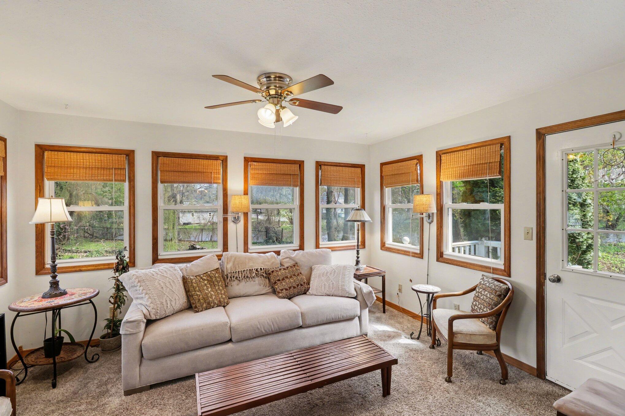 326 West Chart Street Plainwell, MI 49080 - Photo 8 of 27 008_file_8023