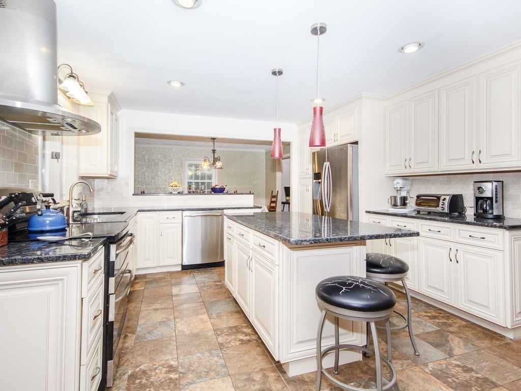 277 Border Road Concord, MA 01742 - Photo 2 of 28