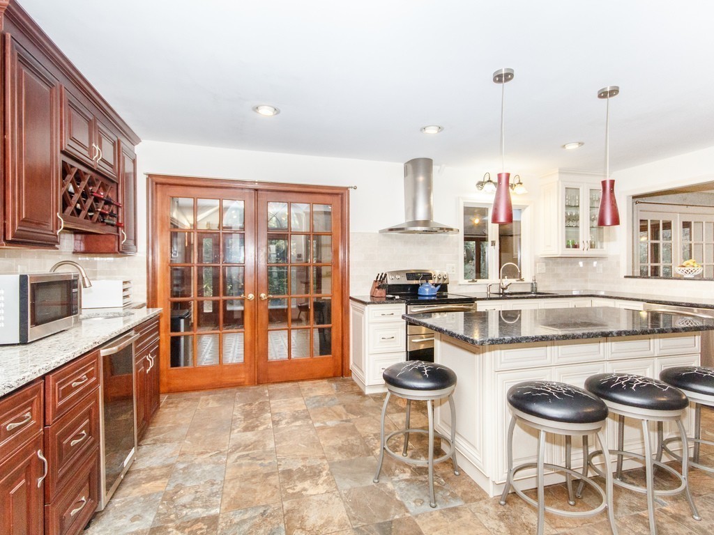 277 Border Road Concord, MA 01742 - Photo 3 of 28