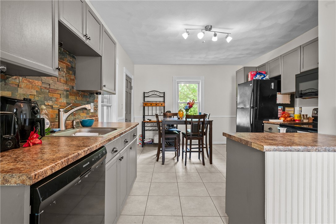 16 Collins Street Woonsocket, RI 02895 - Photo 2 of 27