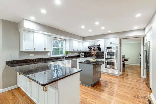 $1,299,000 | 9 Devonshire Lane, Lincolnshire, IL 60069