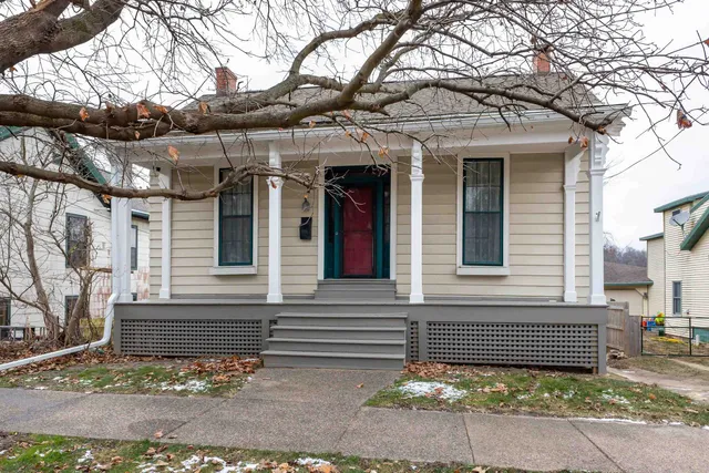 $229,900 | 209 Park Avenue, Galena, IL 61036