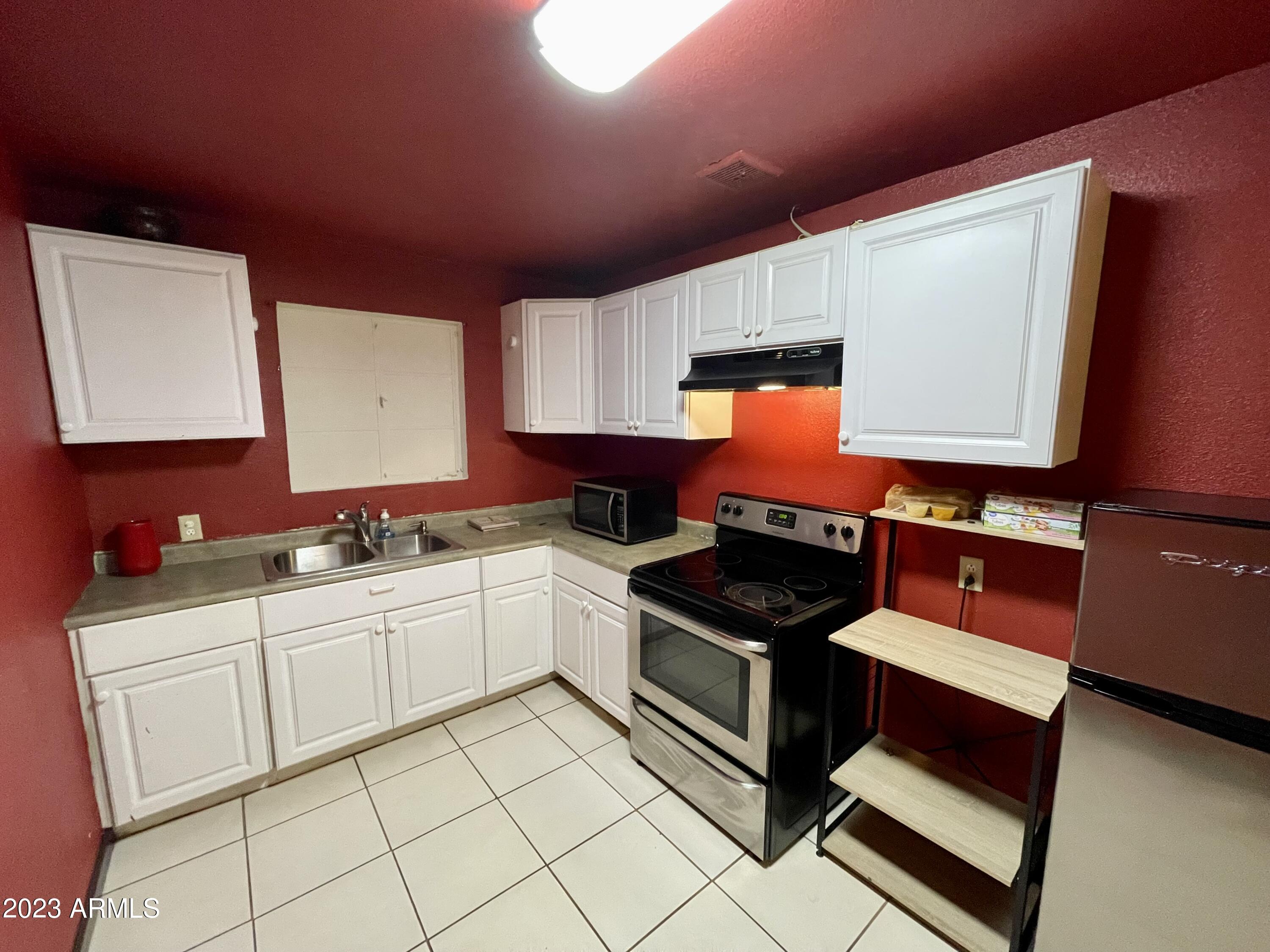3630 West Granada Road Phoenix, AZ 85009 - Photo 8 of 30 IMG_7014