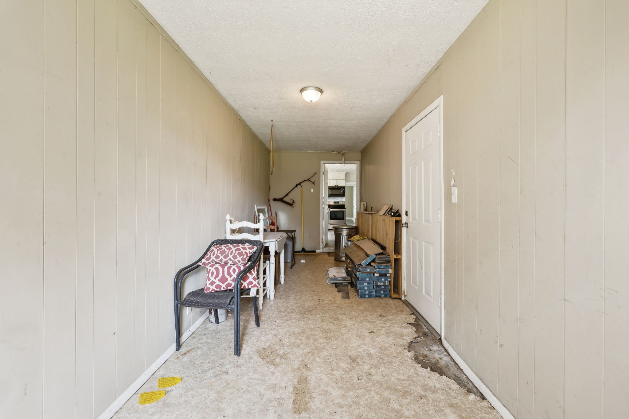 4400 Beasleys Bend Road Lebanon, TN 37087 - Photo 26 of 51 a view of hallway with couch and a potted plant