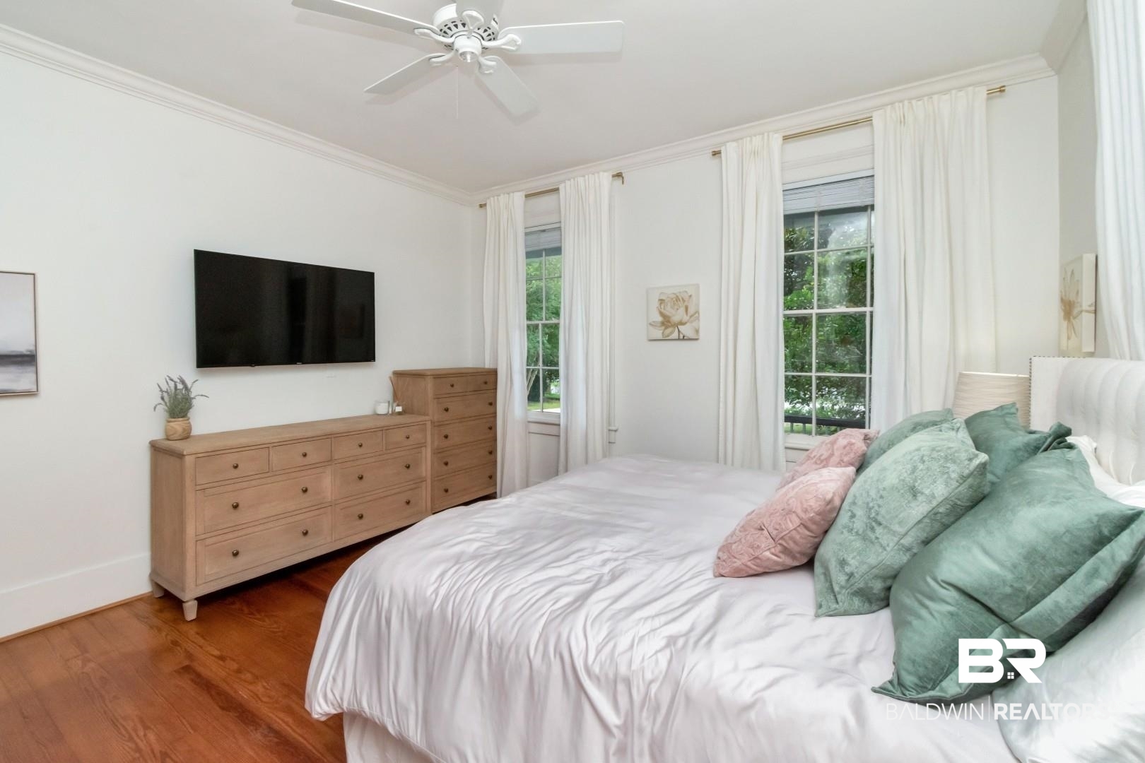 2009 Old Shell Road Mobile, AL 36607 - Photo 36 of 55