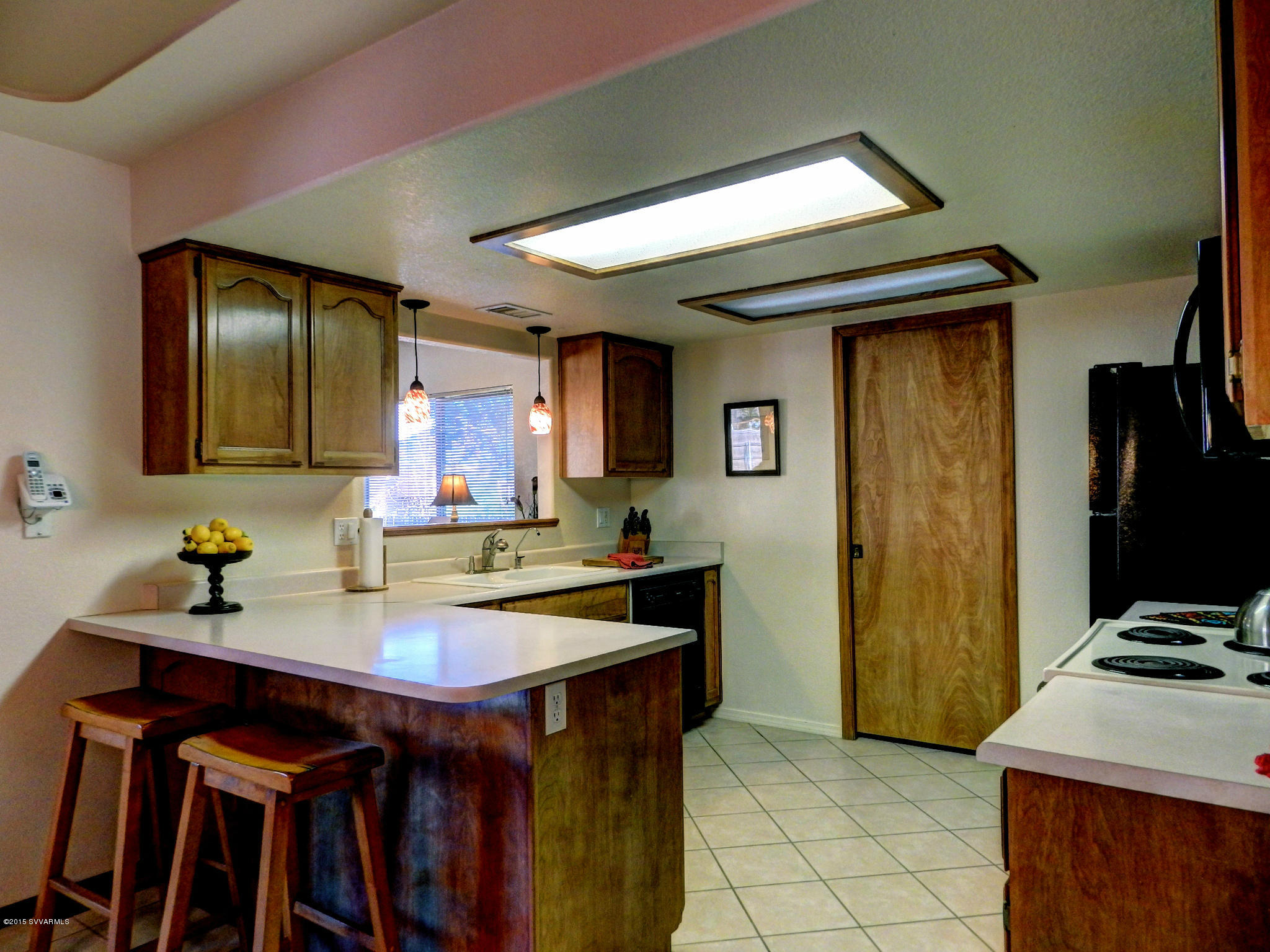 210 Roca Roja Road Sedona, AZ 86351 - Photo 17 of 34 KITCHEN
