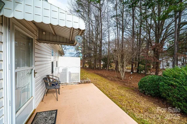 a view of a livingroom with storage