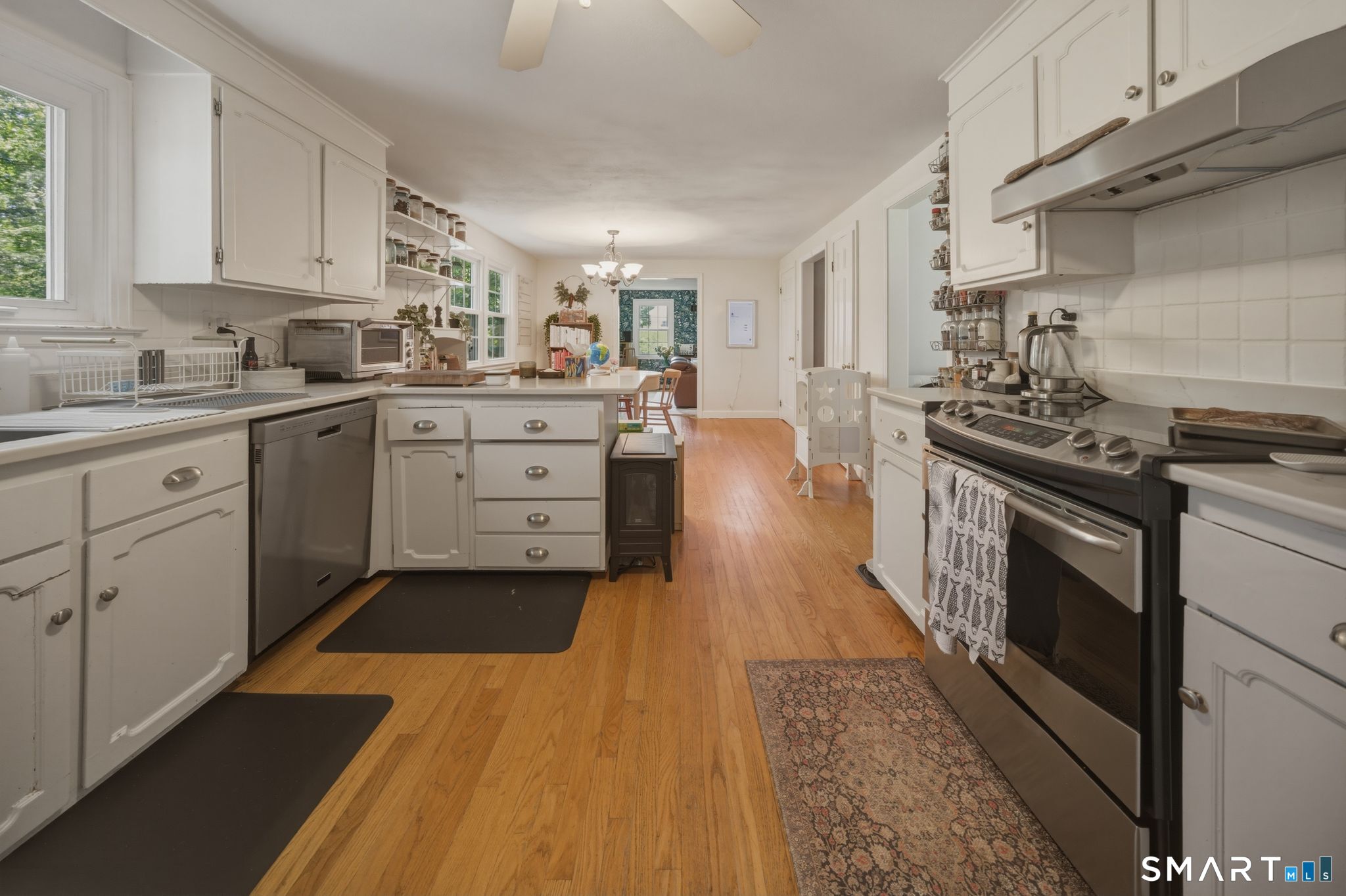 32 Fox Den Road Avon, CT 06001 - Photo 4 of 29