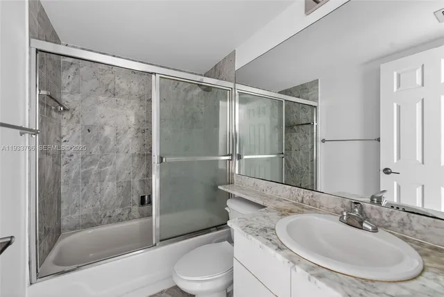 $3,695 | 800 Claughton Island Drive, Unit 1504, Miami, FL 33131