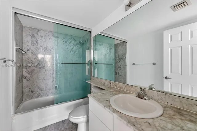 $3,695 | 800 Claughton Island Drive, Unit 1504, Miami, FL 33131