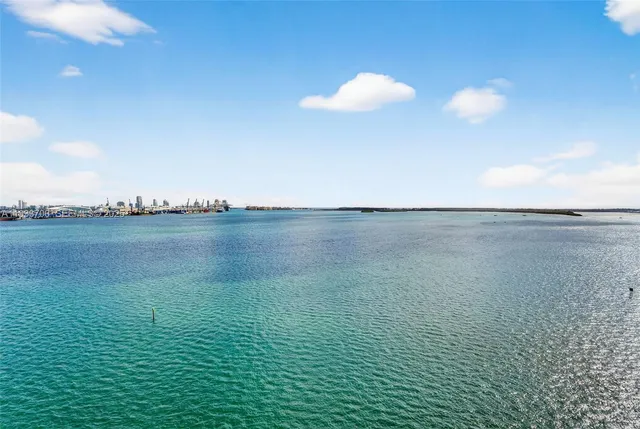 $3,695 | 800 Claughton Island Drive, Unit 1504, Miami, FL 33131