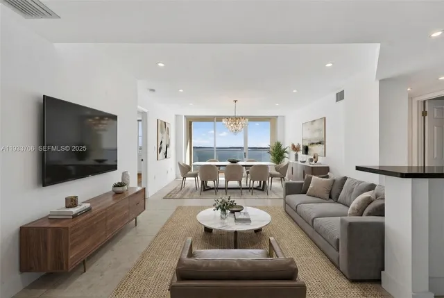 $3,695 | 800 Claughton Island Drive, Unit 1504, Miami, FL 33131