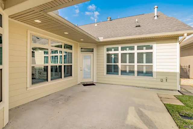 $330,000 | 7111 Village Maison Court, Unit 37, Baton Rouge, LA 70809