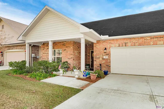 $330,000 | 7111 Village Maison Court, Unit 37, Baton Rouge, LA 70809