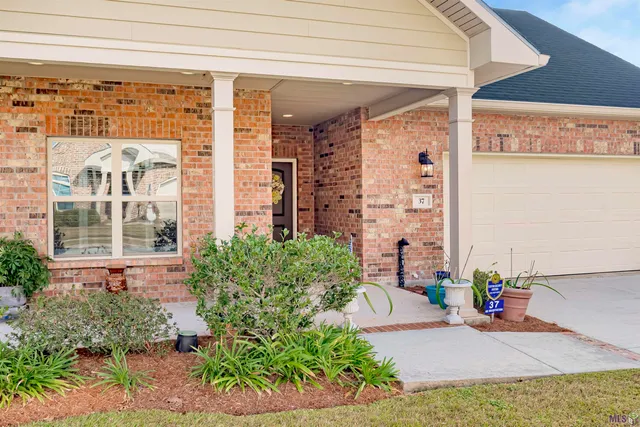 $330,000 | 7111 Village Maison Court, Unit 37, Baton Rouge, LA 70809