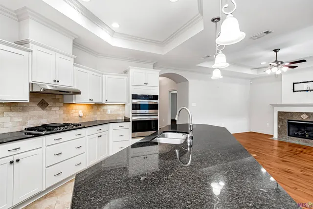 $330,000 | 7111 Village Maison Court, Unit 37, Baton Rouge, LA 70809