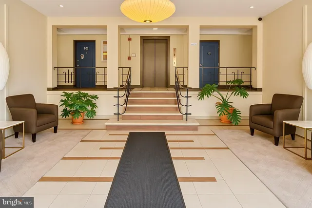 $1,300 | 111 Lee Avenue, Unit 301, Takoma Park, MD 20912