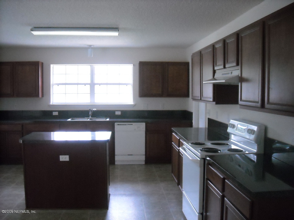 3128 Longleaf Ranch Circle Middleburg, FL 32068 - Photo 4 of 14 Kitchen