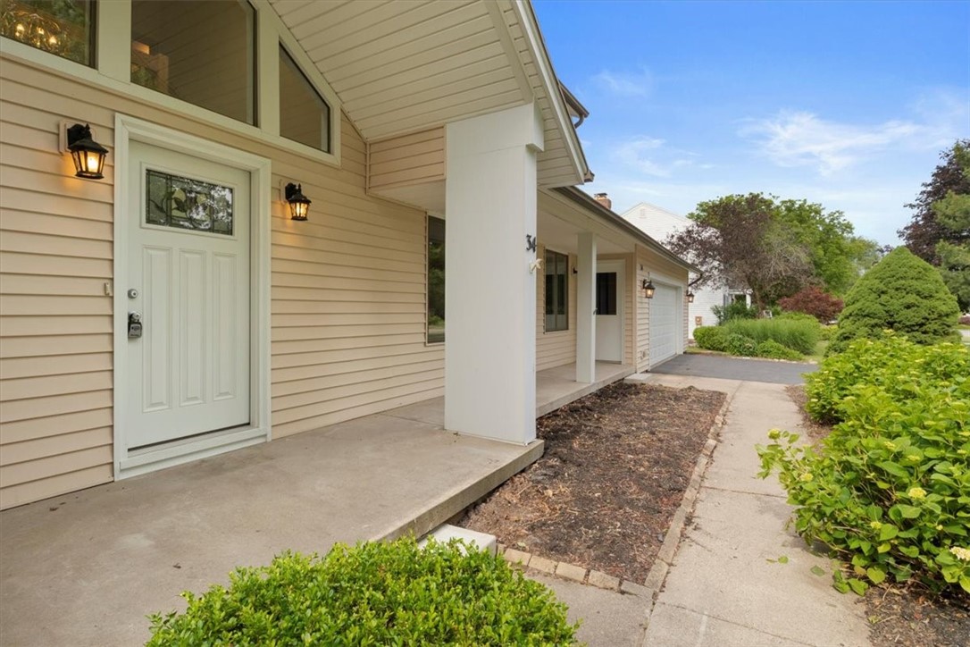 34 Hidden Meadow Penfield, NY 14526 - Photo 5 of 38