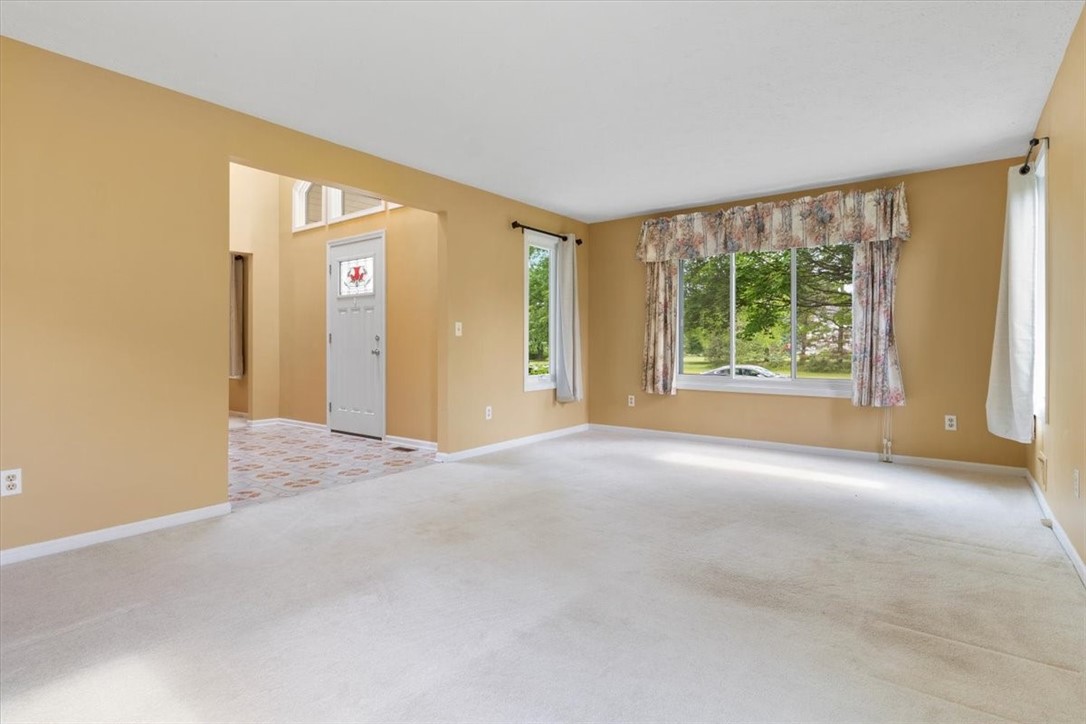 34 Hidden Meadow Penfield, NY 14526 - Photo 9 of 38