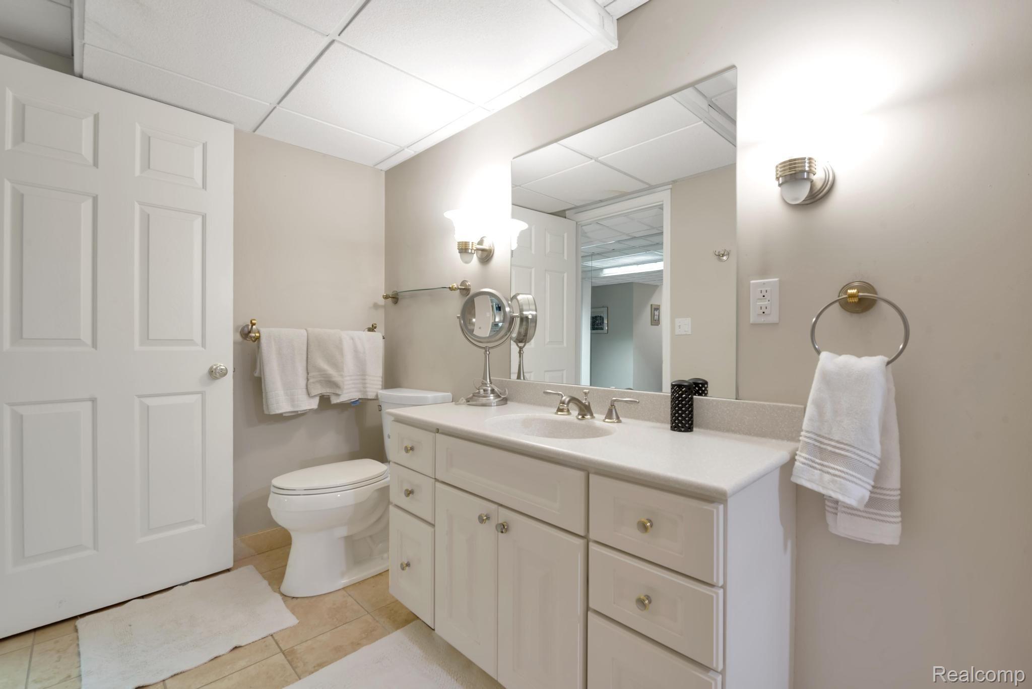 2177 Clinton View Circle Rochester, MI 48309 - Photo 64 of 74 Gallery Image 64