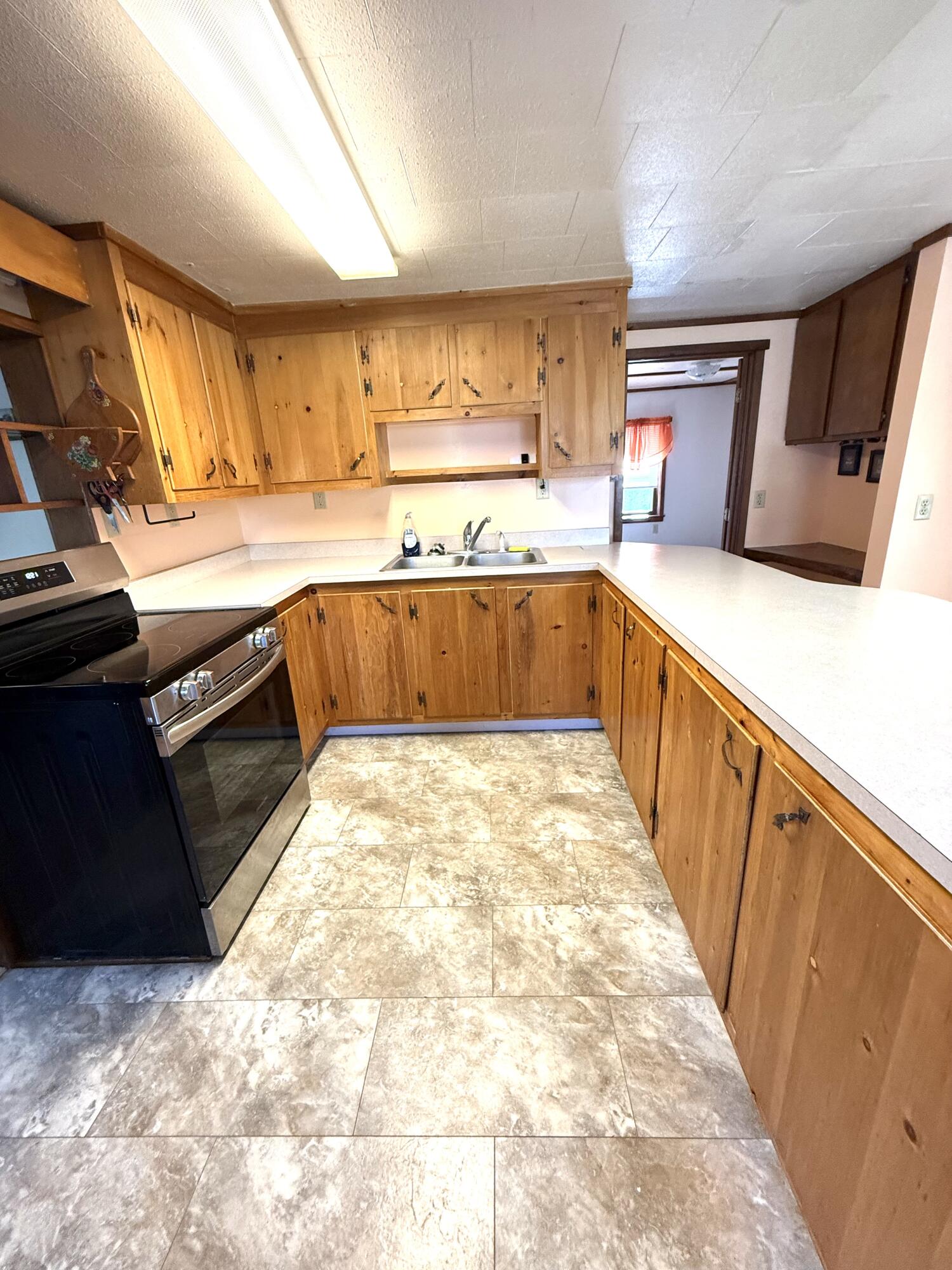 437 Rugar Street Plattsburgh, NY 12901 - Photo 3 of 17 Gallery Image 3