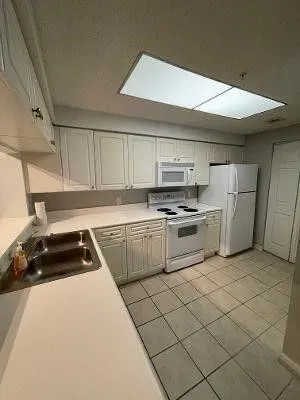 $1,990 | 3022 Alcazar Place, Unit 103, Palm Beach Gardens, FL 33410