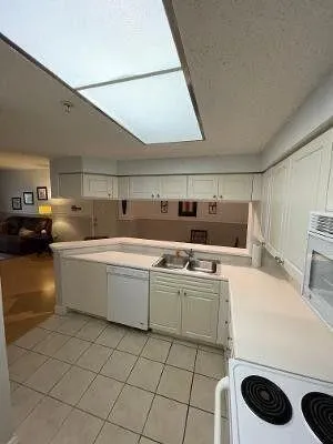 $1,990 | 3022 Alcazar Place, Unit 103, Palm Beach Gardens, FL 33410