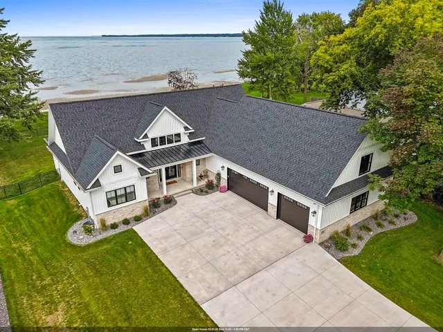 $1,999,000 | 1751 East Shore Circle, Green Bay, WI 54302