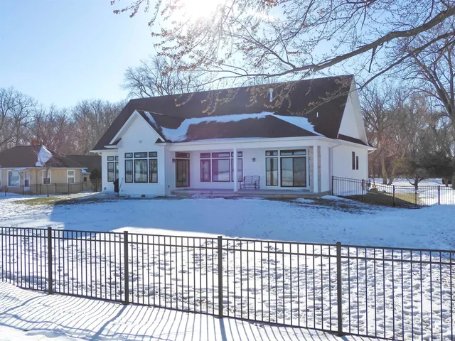 $1,999,000 | 1751 East Shore Circle, Green Bay, WI 54302