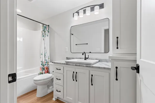 $1,999,000 | 1751 East Shore Circle, Green Bay, WI 54302