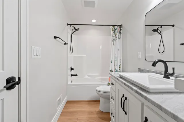 $1,999,000 | 1751 East Shore Circle, Green Bay, WI 54302