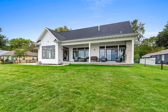 $1,999,000 | 1751 East Shore Circle, Green Bay, WI 54302