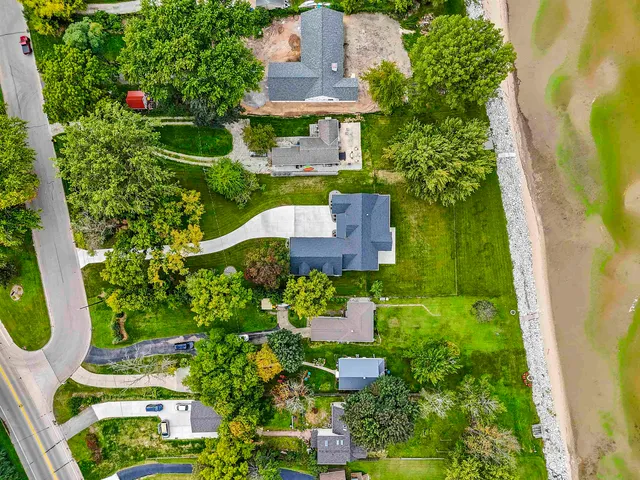 $1,999,000 | 1751 East Shore Circle, Green Bay, WI 54302