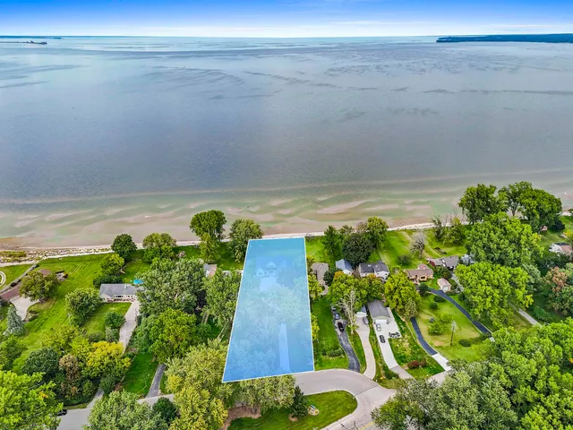 $1,999,000 | 1751 East Shore Circle, Green Bay, WI 54302