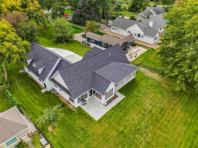 $1,999,000 | 1751 East Shore Circle, Green Bay, WI 54302