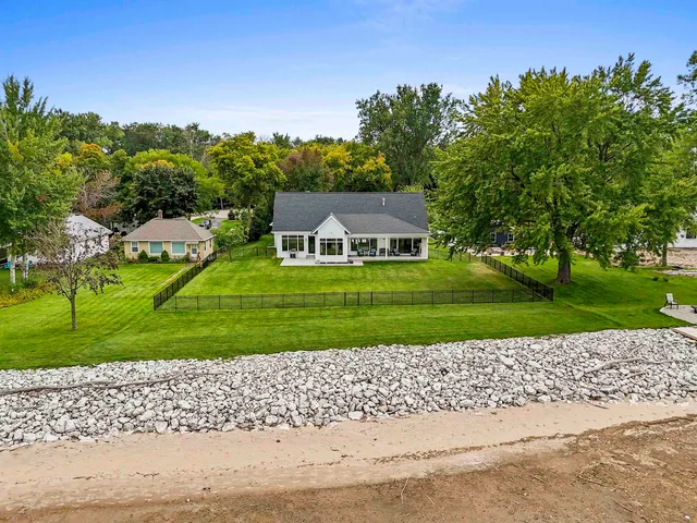 $1,999,000 | 1751 East Shore Circle, Green Bay, WI 54302