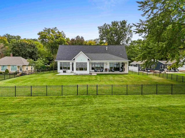 $1,999,000 | 1751 East Shore Circle, Green Bay, WI 54302