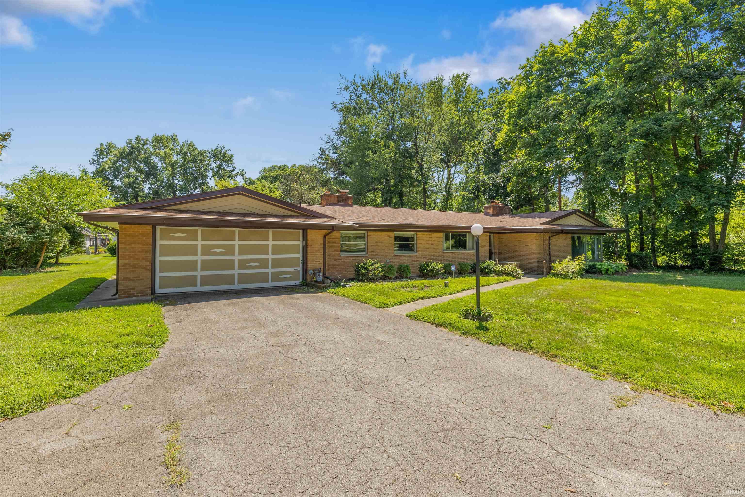 8438 Stellhorn Road Fort Wayne, IN 46815 - Photo 4 of 39 Gallery Image 4