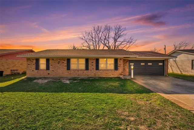 $199,900 | 1008 Dossett Drive, Bellmead, TX 76705