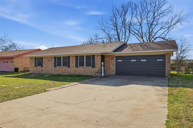 $199,900 | 1008 Dossett Drive, Bellmead, TX 76705