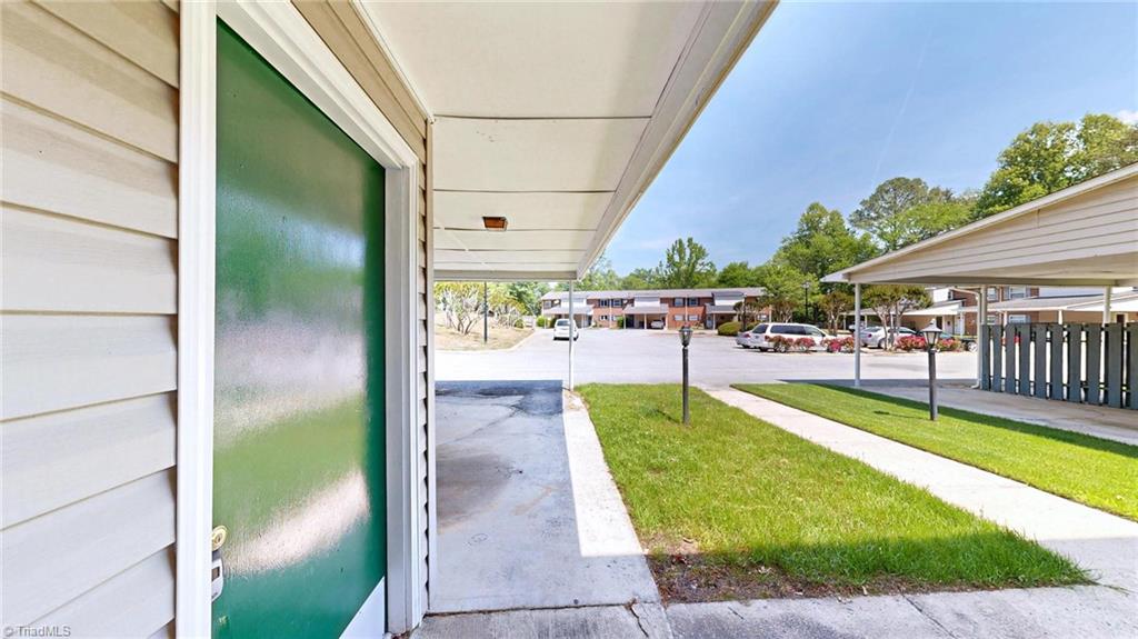 2214 Shadow Valley Road, Unit E High Point, NC 27265 - Photo 4 of 41