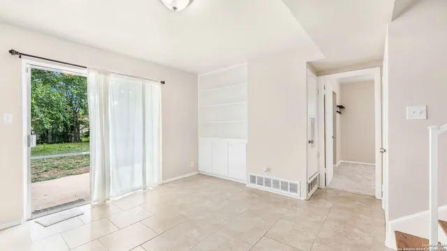 $250,000 | 8019 Riata Avenue, San Antonio, TX 78227