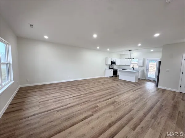 $435,000 | 426 Honeysuckle Drive, Hannibal, MO 63401