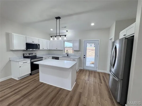 $435,000 | 426 Honeysuckle Drive, Hannibal, MO 63401