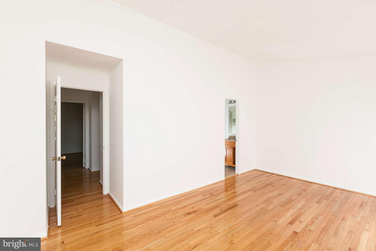 2900 Schoolhouse Circle Silver Spring, MD 20902 - Photo 13 of 29 Interior General