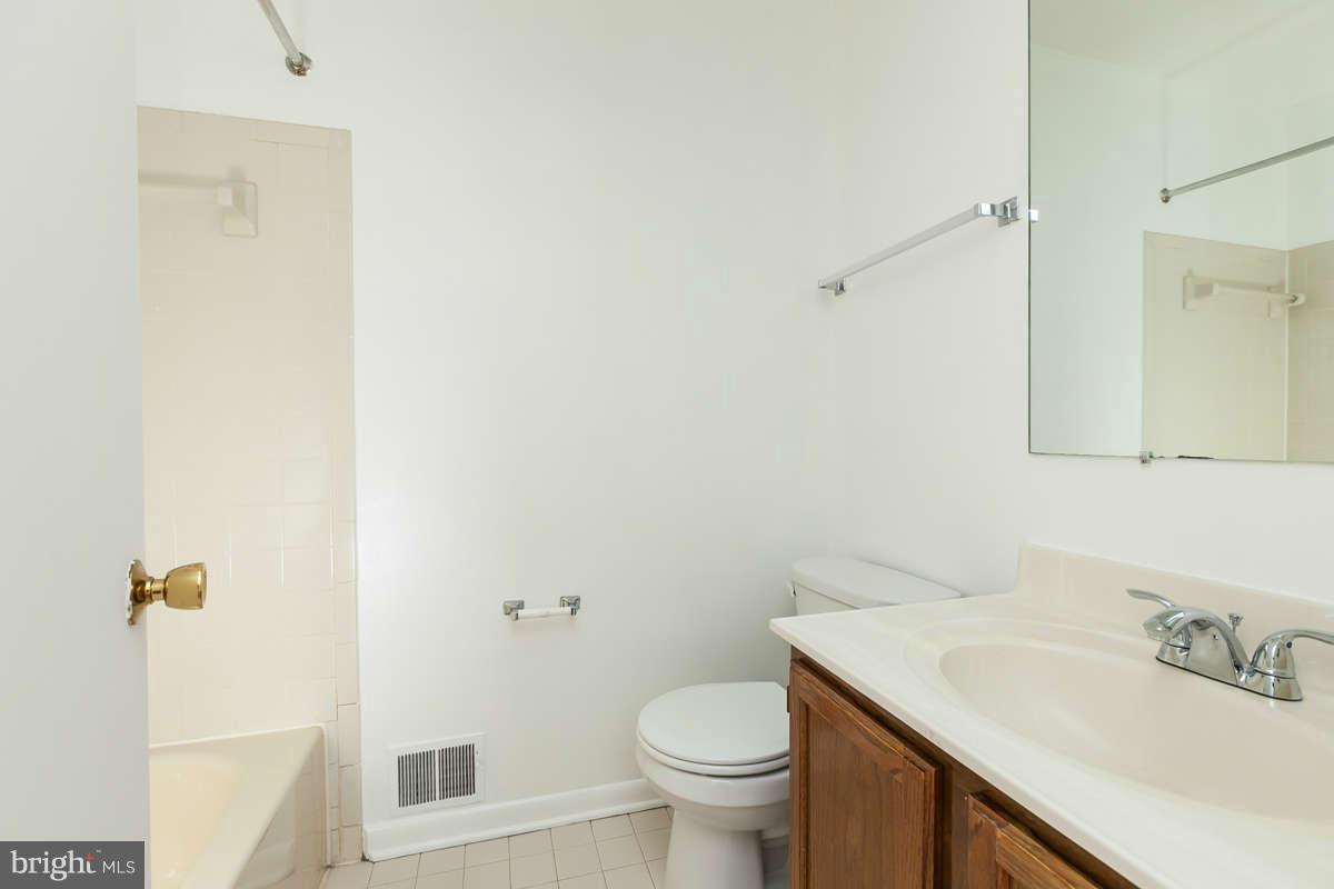 2900 Schoolhouse Circle Silver Spring, MD 20902 - Photo 20 of 29 Interior General