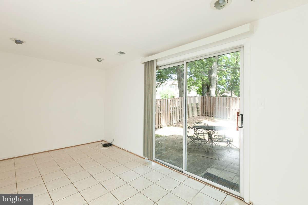 2900 Schoolhouse Circle Silver Spring, MD 20902 - Photo 25 of 29 Interior