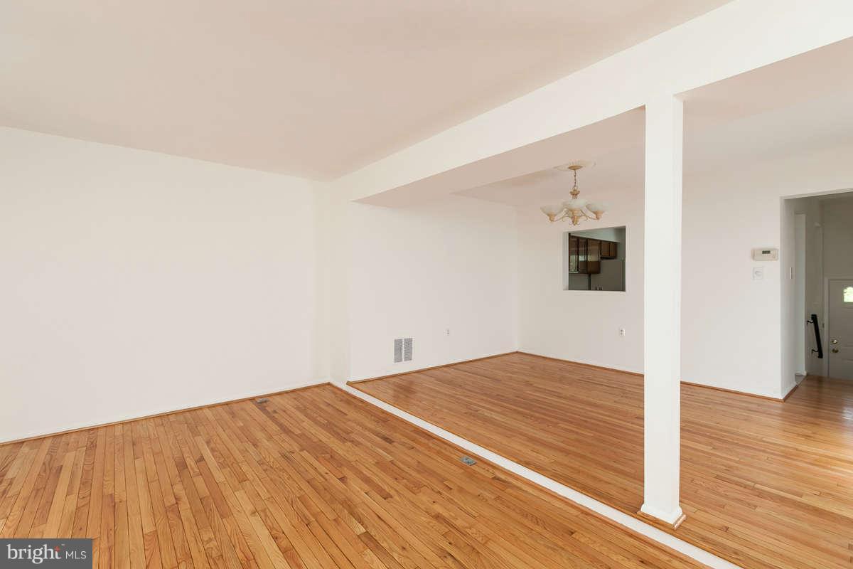 2900 Schoolhouse Circle Silver Spring, MD 20902 - Photo 5 of 29 Interior General