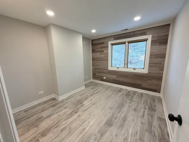 $2,000 | 1460 Stonebridge Circle, Unit G9, Wheaton, IL 60189